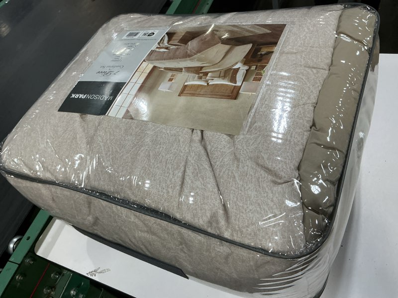 Condition photo showing Good Condition for madison park boone cozy comforter set, faux suede, deluxe hotel styling all season down alternative bedding matching shams, decorative pillow, king (104 in x 92 in), rustic tan 7 piece tan king (104 in x 92 in)