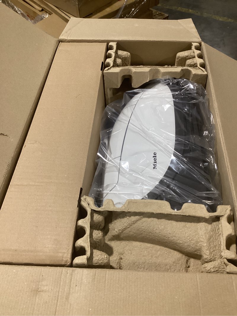 Condition photo showing Good Condition for Miele Complete C3 Excellence Vacuum, Lotus White