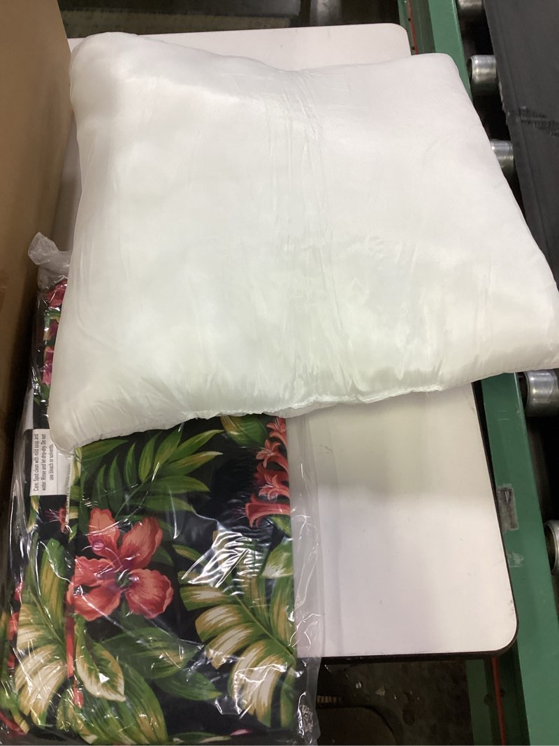 Condition photo showing Good Condition for Outdoor Decorative Pillows Pack of 4, 16" x 16" Outdoor Pillow Set for Couch Bed Throw Patio Sofa, Red Flower Green Leaf Red Flower Green Leaf 16"x16"(Pack of 4)