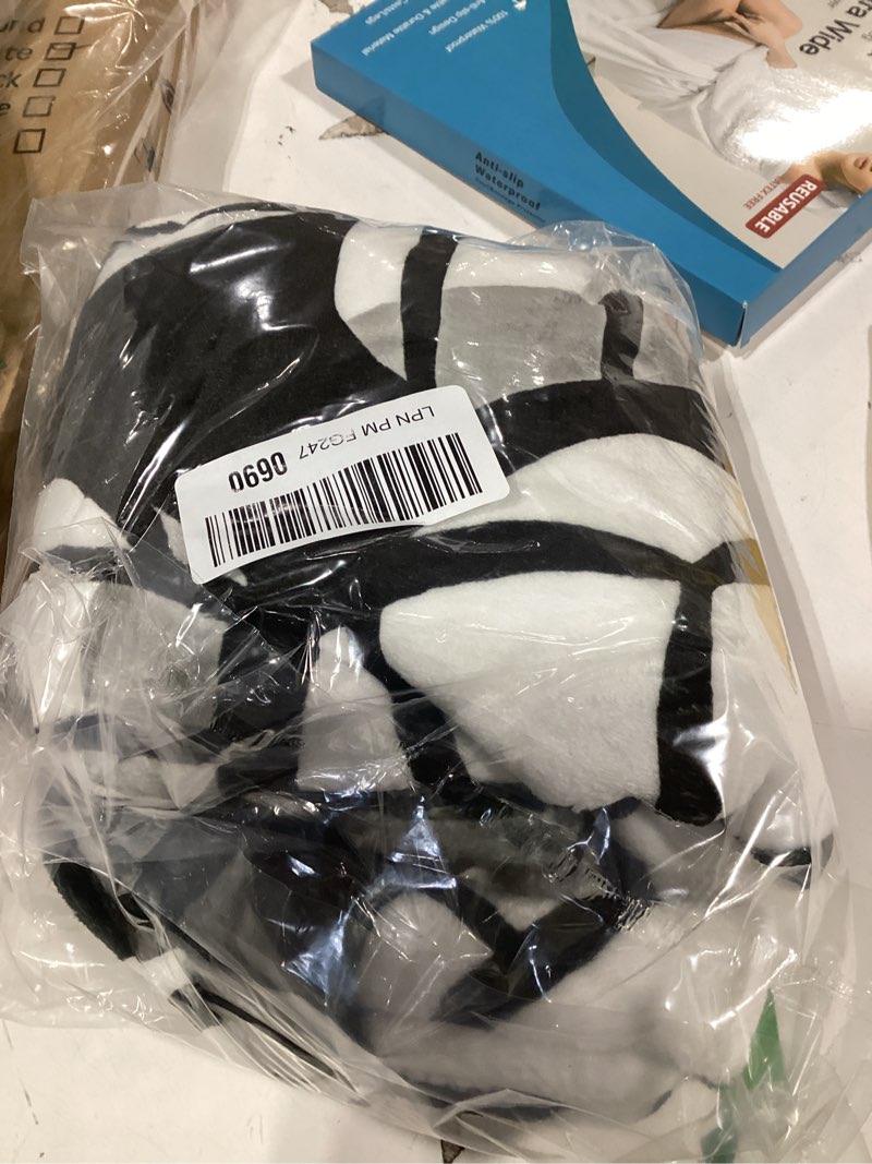 Condition photo showing Good Condition for Volleyball Blanket, Volleyball Gifts for Teen Girls Boys, Soft Plush Warm Lightweight Fleece Throw Blanket for Bedroom Living Rooms Sofa, Gifts Blankets for Sport Lovers Birthday Christmas Black White-1 50"x40"