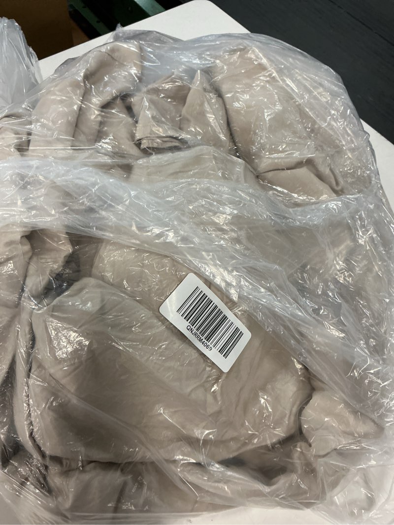 Condition photo showing Good Condition for bamboo duvet cover set, full/queen, sand