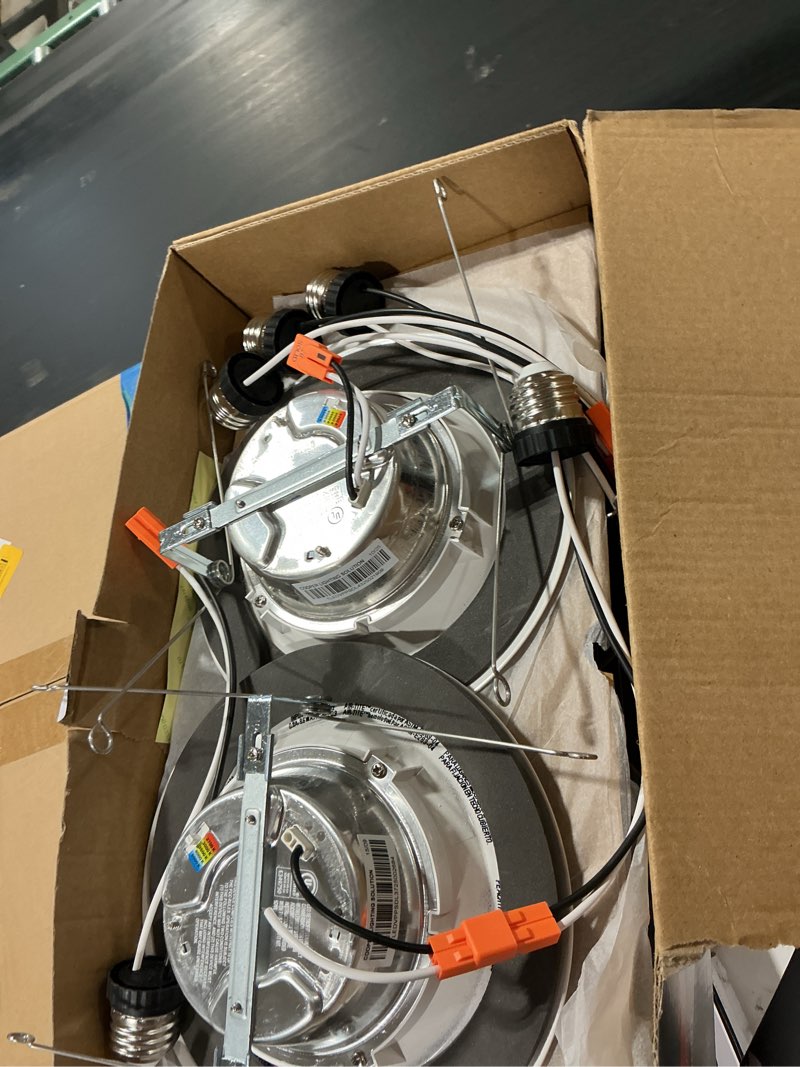Condition photo showing Good Condition for halo white 6 in. w led recessed downlight 8.75 w