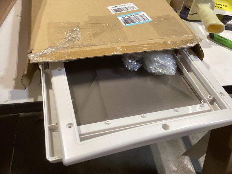Condition photo showing Good Condition for petsafe plastic pet door - easy install for wood, pvc metal & paneled doors - rust-free plastic frame - flap dimensions 10 1/4" w x 16 1/4" h - for large dogs weighing up to 100 lb