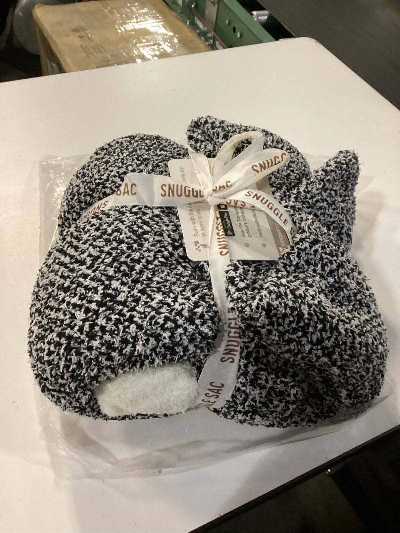 Condition photo showing Good Condition for snuggle sac heather black throw blanket for couch 50x70 inches, super soft warm blankets cozy knit fuzzy plush lightweight oversized throws for sofa, bed, camping, picnic, black, 50" x 70" heather black throw-xl(50"x 70")