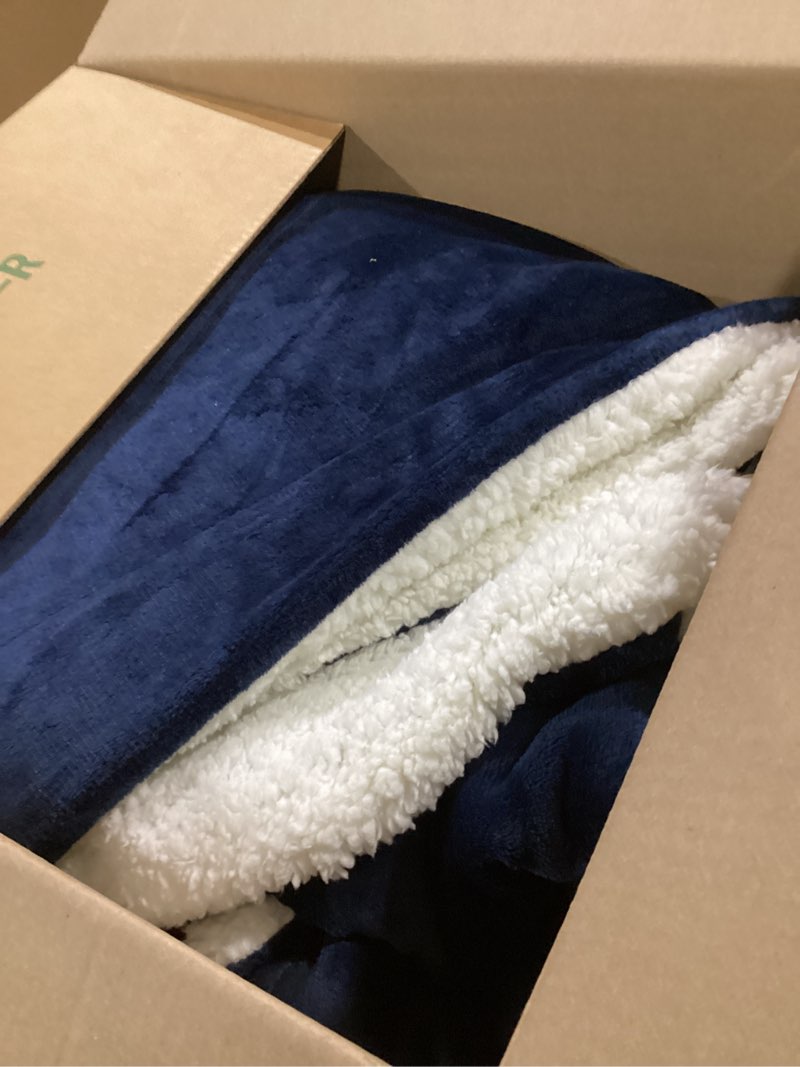 Condition photo showing Good Condition for bedsure gentlesoft sherpa fleece blanket queen size for bed, non-heated, thick and warm throw for women and men, soft fuzzy plush weight queen blanket for winter, navy, 90x90 inches queen (90" x 90") 03 - navy