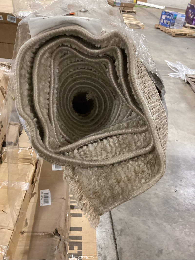 Condition photo showing Good Condition for loloi magnolia home by joanna gaines pace collection pac-01 natural/stone 7'-10" x 10' area rug natural / stone 7'10" x 10' (rectangular)