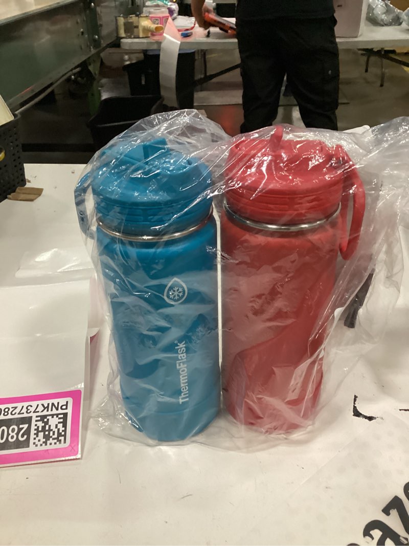Condition photo showing Good Condition for thermoflask kids 16 oz insulated water bottles with straw lid bpa-free stainless steel leakproof & spill-proof design easy clean wide mouth 2-pack for school, sports, playdates, red/blue red/blue 16 oz