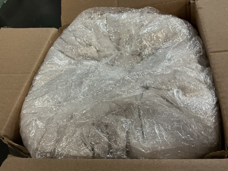 Condition photo showing Good Condition for rosgonia oversized king comforter 128x120, 3pcs super king plus (1 white comforter & 2 pillowcases) lightweight oversized bedding set blanket super king plus comforter 128"x120" white
