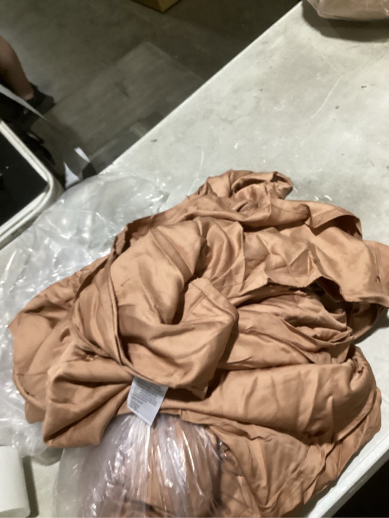 Condition photo showing Good Condition for bamboo sheet set, king