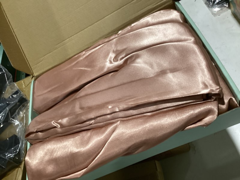 Condition photo showing Good Condition for p pothuiny 5 pieces satin duvet cover california king size, luxury silky like champagne duvet cover bedding set with zipper closure, 1 duvet cover + 4 pillow cases (no comforter) california king champagne (no comforter)