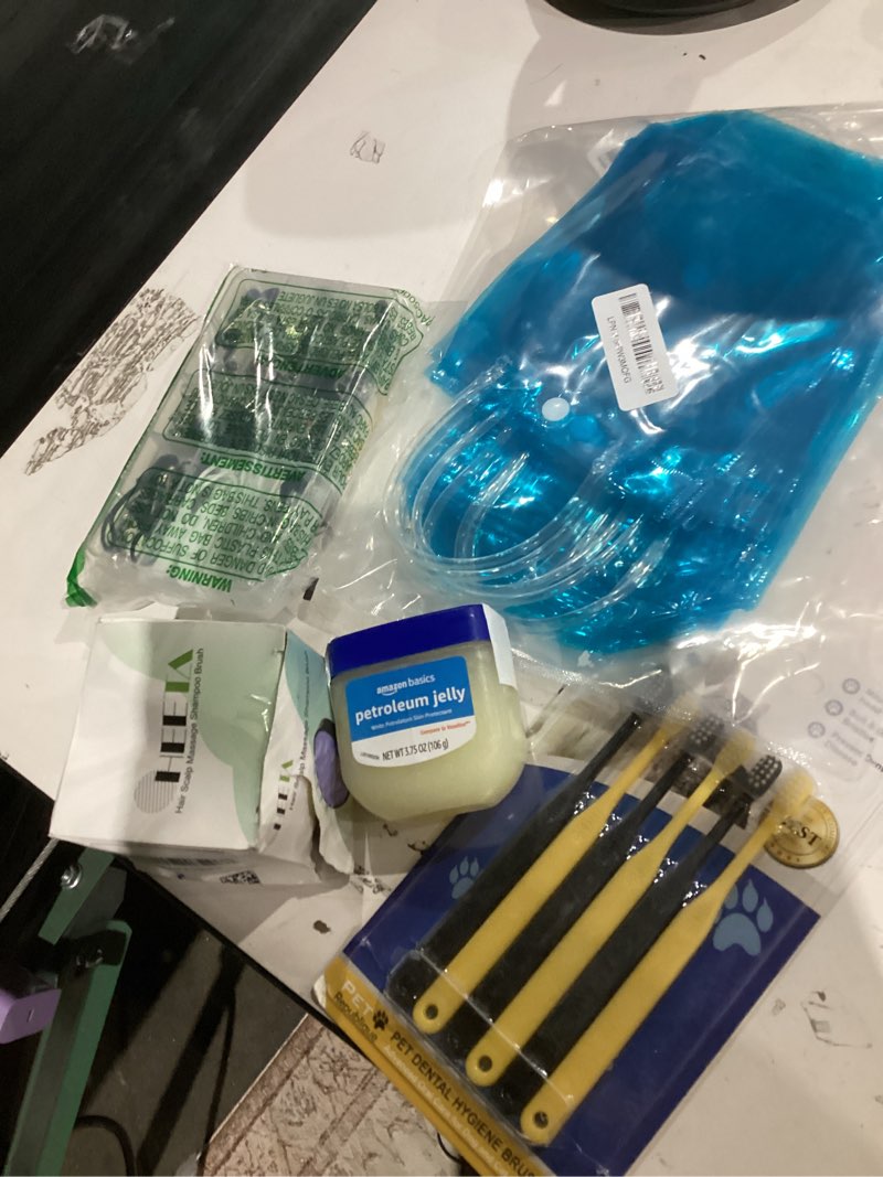 Condition photo showing As Is for pack of 5 things 