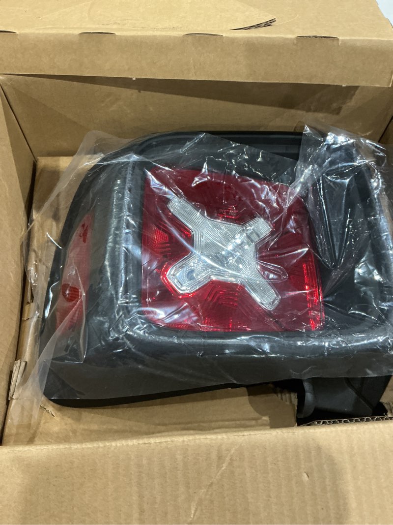 Condition photo showing New/Like New for taillight compatible with 2015-2020 jeep renegade right passenger side black right passenger side