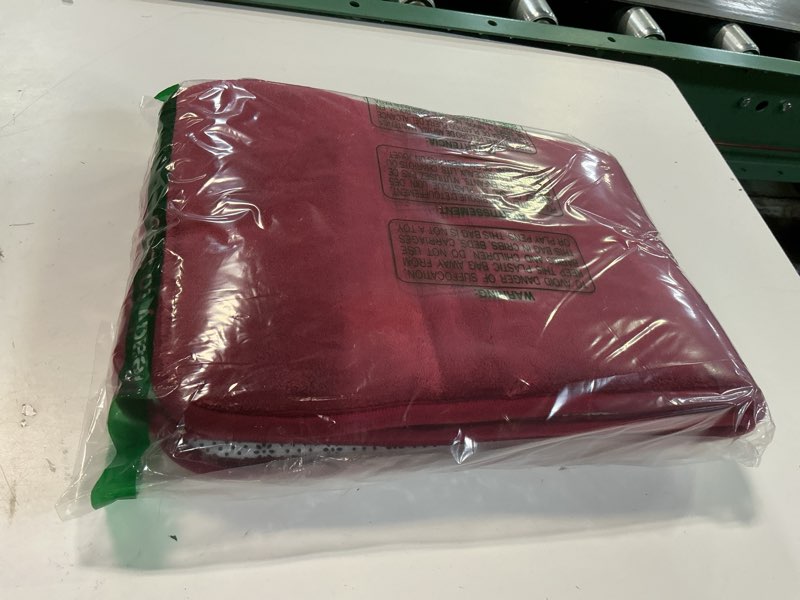 Condition photo showing New/Like New for smiry memory foam bath mat 30x20, extra soft and absorbent bathroom mats, non slip washable carpet for floor, shower and tub, burgundy burgundy rectangular 30" x 20"