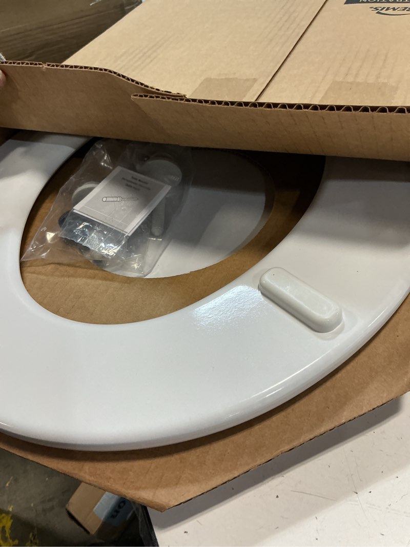 Condition photo showing Good Condition for bemis round enameled wood toilet seat in cotton white with easy•clean hinge