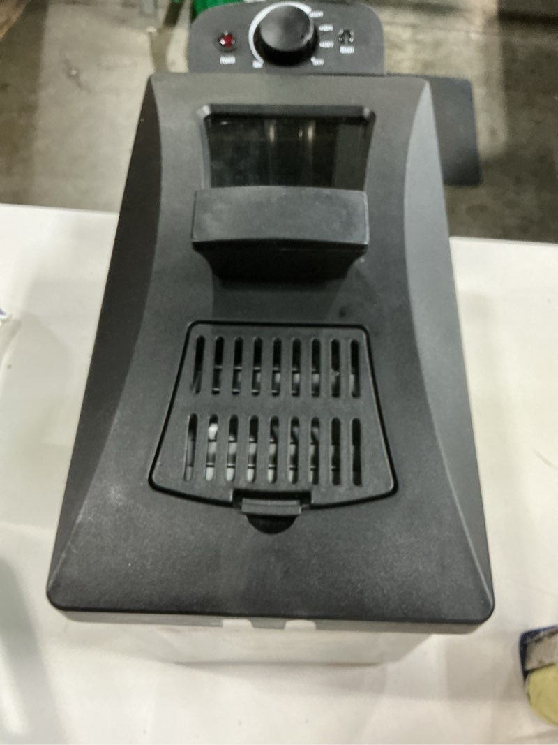 Condition photo showing Good Condition for amazon basics 3.2-qt (3.0l) deep fryer with 12-cup oil capacity, adjustable temperature, easy draining basket, stainless steel exterior, viewing window, 1500w, black & silver 3.2-qt, black & silver