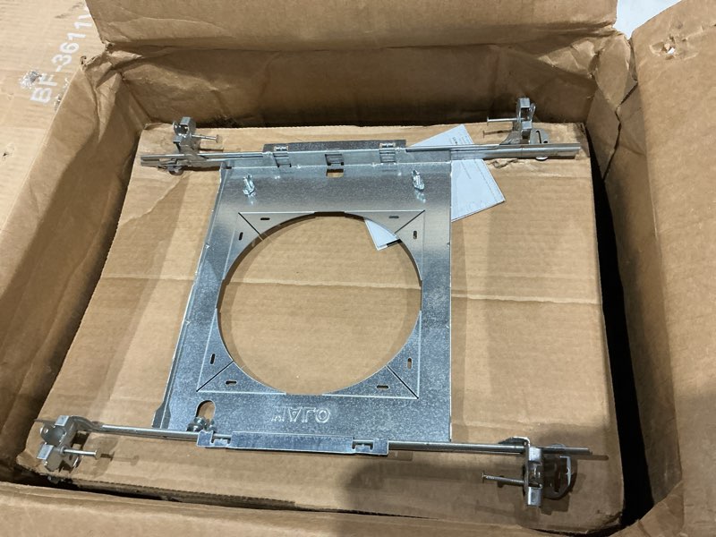 Condition photo showing Good Condition for halo new construction rough-in mounting smash plate for 3/4/6 inch canless led lights, made of galvanized steel, 12-pack - sp346rs-12pk
