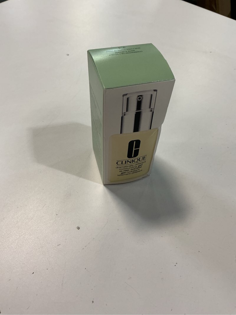 Condition photo showing New/Like New for Clinique 3-Step Dramatically Different Moisturizing Oil Free Gel For Combination Oily to Oily Skin Types
