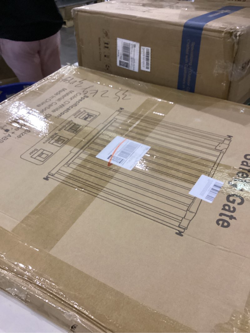 Condition photo showing New/Like New for Safety gate