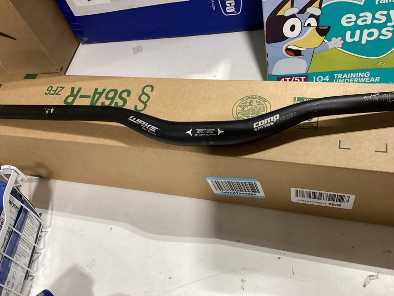 Condition photo showing Good Condition for wake 31.8mm mtb mountain bike handlebar, aluminum alloy mountain bike bicycle riser handlebar extra long 720/780mm with paint matte surface (black, 720mm) black 720mm