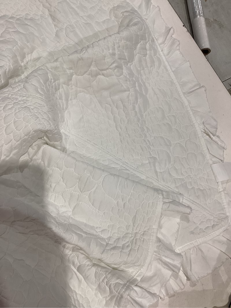 Condition photo showing As Is for white sheet set (we don’t know the size)
