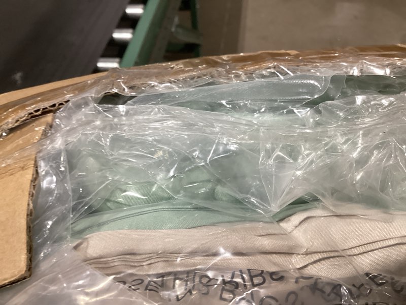 Condition photo showing Good Condition for MUXHOMO 5 Pieces Twin Comforter Set, Reversible Bed in a Bag Twin Size, All Season Bedding Set with Comforter, Flat Sheet, Fitted Sheet, Pillowcases & Shams, Sage Green & Beige Twin (68"x88") Sage Green/Beige