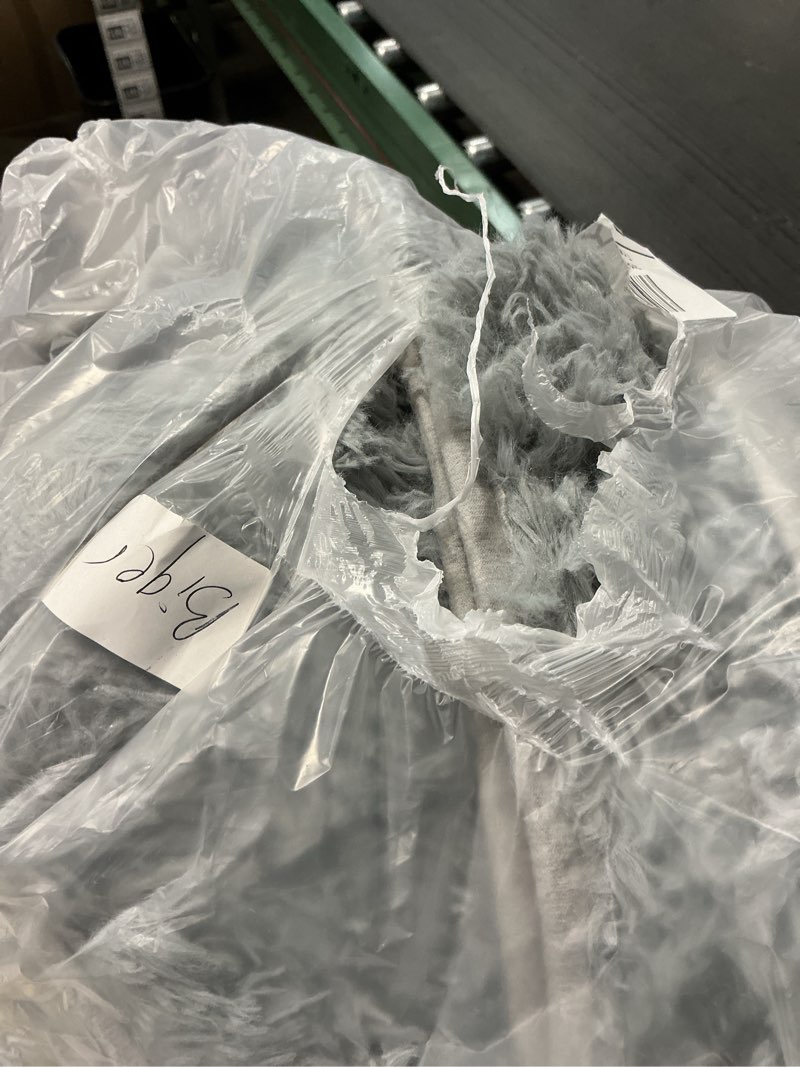 Condition photo showing Good Condition for Grey Fluffy Runner Rug for Bedroom Living Room 2x6 Soft Carpet, Long Shaggy Rugs Non Slip for Bedside Dorm Classroom Kids Boys Girls Room Nursery Home Decor Grey 2' x 6' (Rectangular)