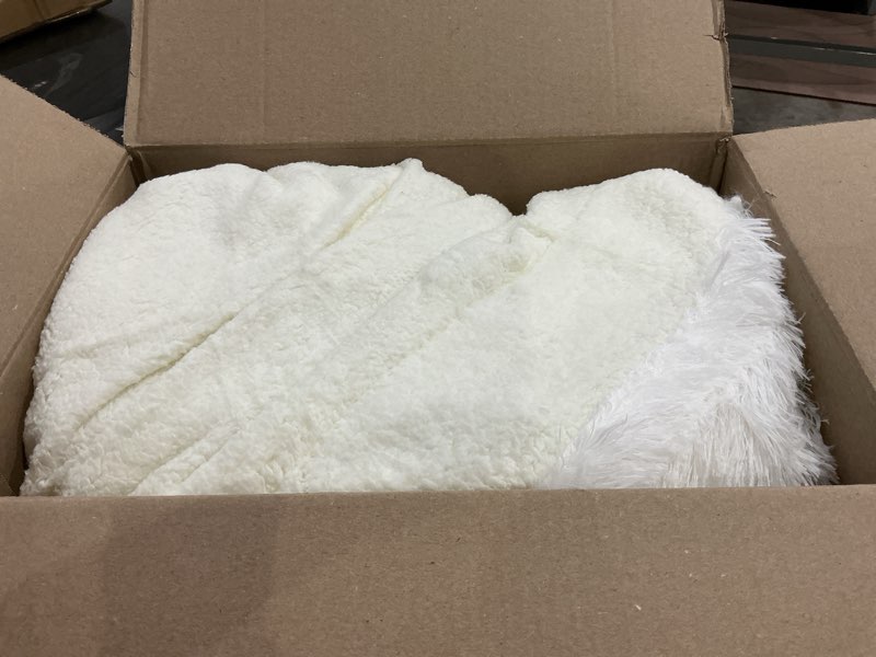 Condition photo showing Good Condition for exclusivo mezcla fuzzy faux fur bed blanket queen size, reversible shaggy sherpa fleece blankets, fluffy plush warm throws for couch, bed, 90x90 inches, white white queen(90"x90")