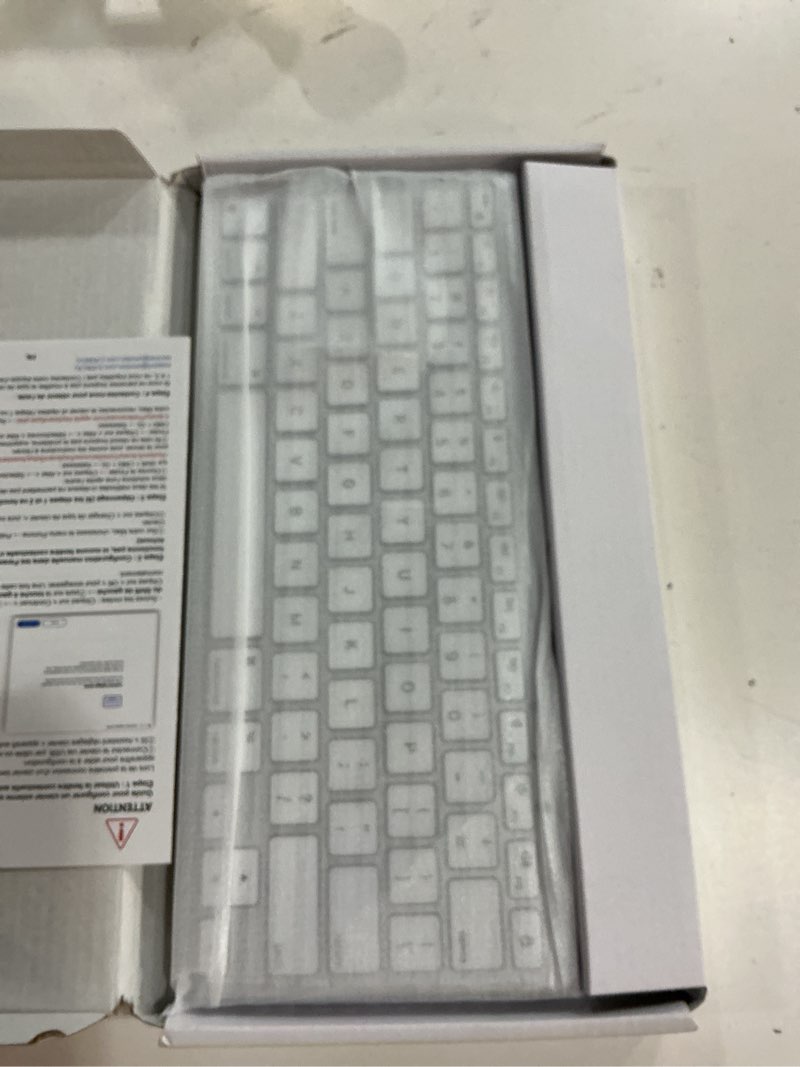 Condition photo showing New/Like New for omoton wired keyboard for mac devices only with dual interface, comfortable typing angle & stable connection, compatible with macbook, imac, mac mini, pc-white a-white
