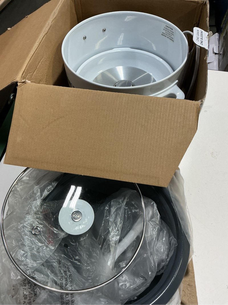 Condition photo showing Good Condition for aroma® rice cooker, 8-cup (uncooked) / 16-cup (cooked), pot-style rice cooker and soup warmer with one-touch control, 4 qt, white, arc-368ng