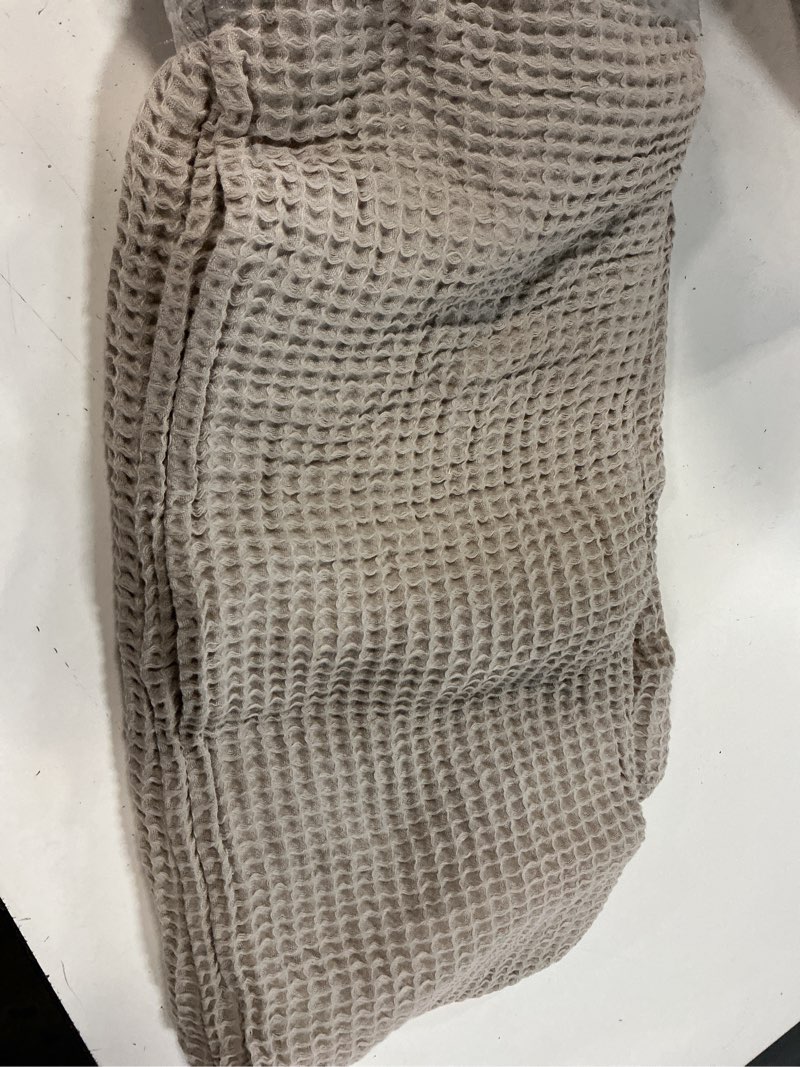 Condition photo showing Good Condition for organic waffle throw, 50x70, dove
