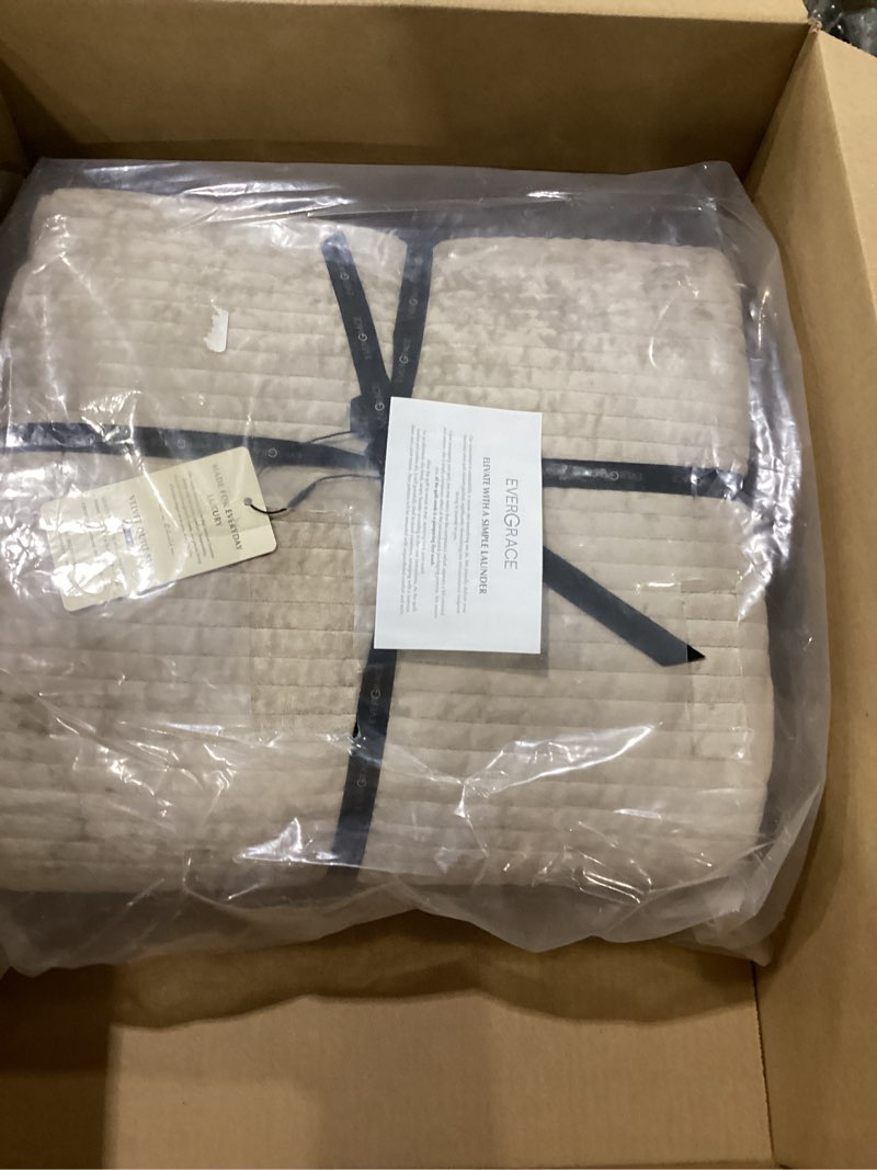 Condition photo showing Good Condition for EVERGRACE Velvet Quilt Set Queen Size, Luxurious Soft Quilted Bedding Sets, Lightweight Velvet Comforter for All Season, Striped Channel Bedspread Coverlet with 2 Shams, Urban Taupe Full/Queen Channel Urban Taupe (Light Sheen)
