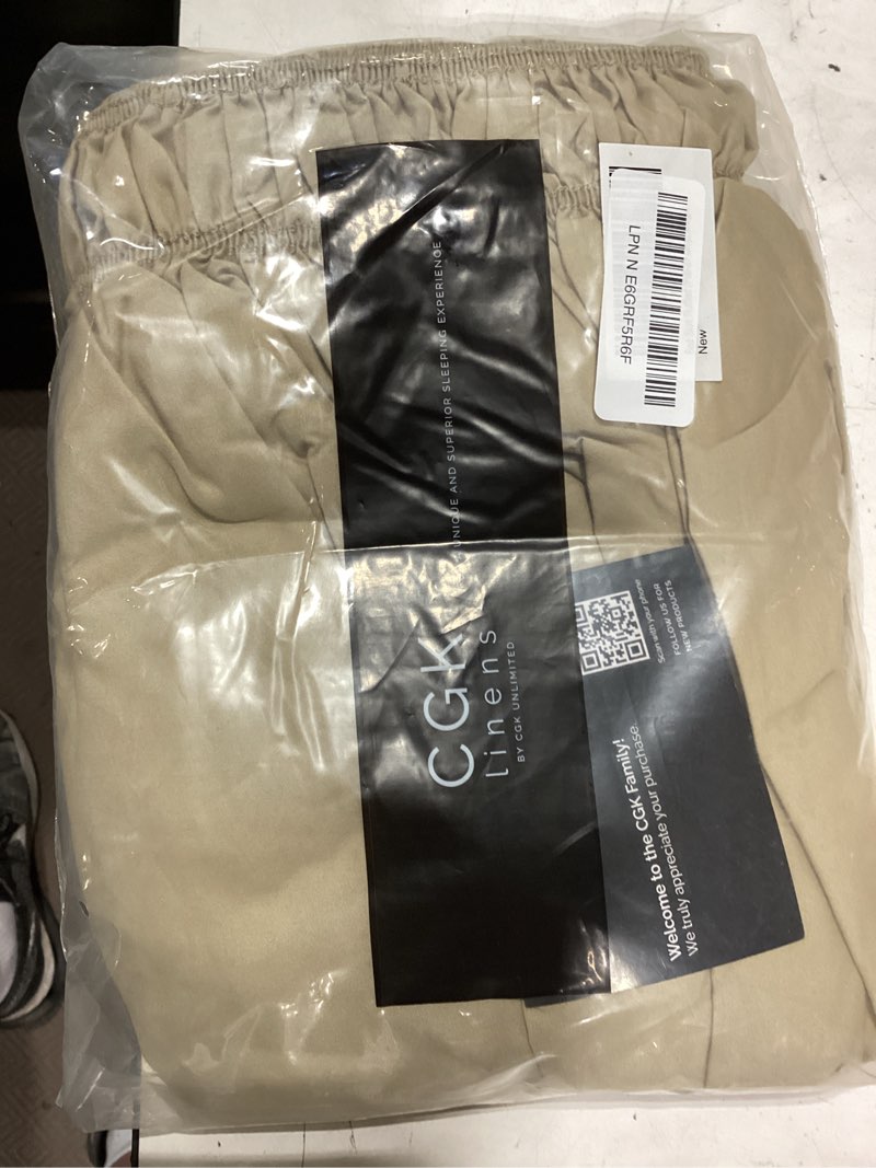 Condition photo showing New/Like New for wrap around dust ruffle bed skirt - beige - for full size beds with 21 inch drop - easy fit elastic strap - adjustable pleated bedskirt w/brushed fabric - wrinkle free - for women, men, kids & teens full/full xl 21" - drop 13 - beige