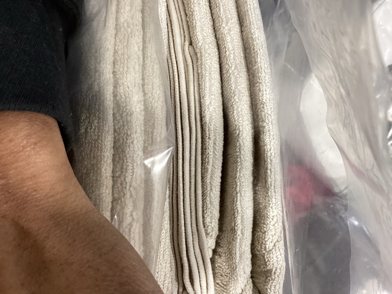 Condition photo showing Good Condition for redkiss beige towels set 6 piece cotton towel sets with 2 bath towels, 2 hand, 2 washcloths, 650gsm hotel quality, soft, highly absorbent towels for bathroom gym, ideal everyday use