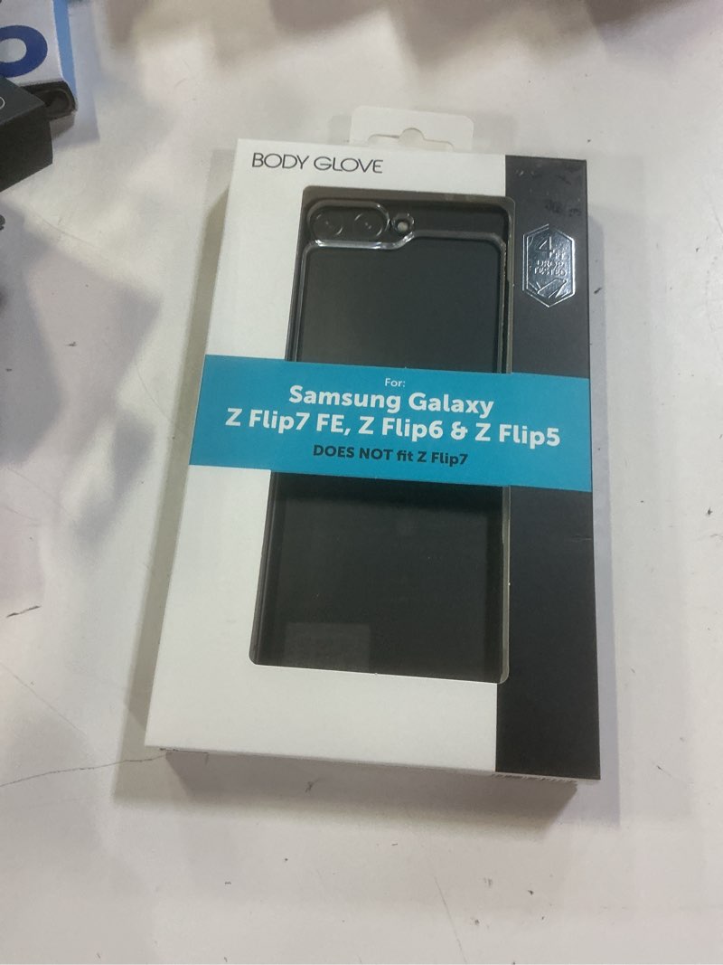 Condition photo showing New/Like New for body glove clear case for samsung galaxy z flip7 fe / z flip6 / z flip5