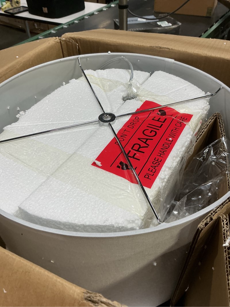 Condition photo showing Good Condition for Evelyn&Zoe 29  Traditional Clear Glass Table Lamp with White Drum Linen Shade