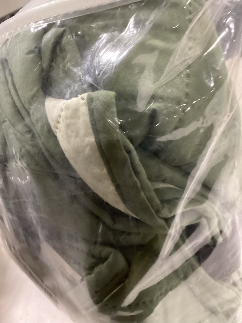 Condition photo showing New/Like New for KinCam 100% Waterproof Recliner Chair Cover, Reclining Couch Covers for Pets, Dogs, Recliner Couch Slipcover Furniture Protector with Elastic Straps for Kids(30", Cactus Green) Cactus Green 30"