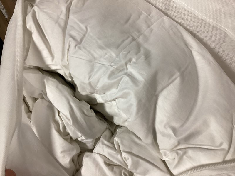 Condition photo showing Good Condition for all-season premium down comforter, king/cal king, down
