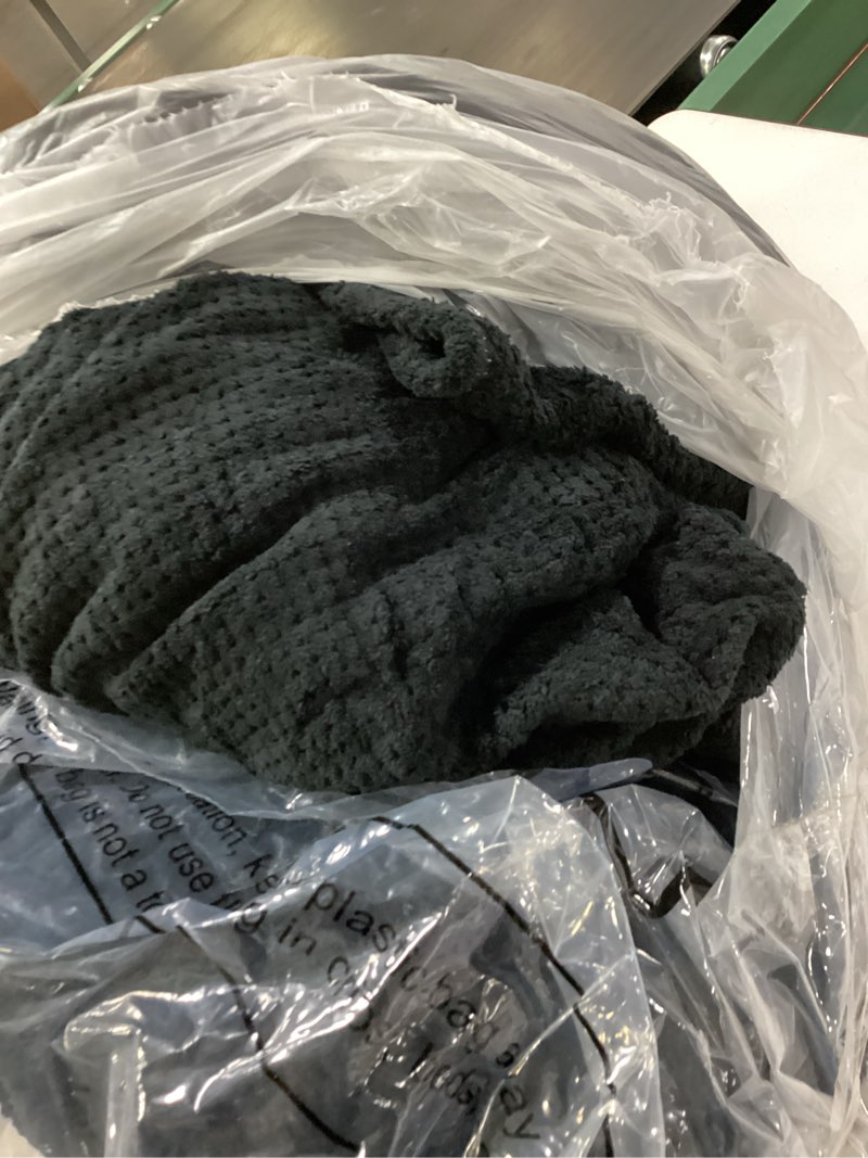 https://lotting-media.assets.bidfta.com/lotting_8c396496-2fda-4616-ab19-d0ece83a07e7