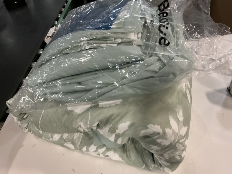 Condition photo showing Good Condition for bedsure queen comforter set - 7 pieces floral sage green gentlesoft™ bedding sets, queen bed in a bag with botanical flowers winter comforter, sheets, pillowcases & shams 01 - sage green floral queen