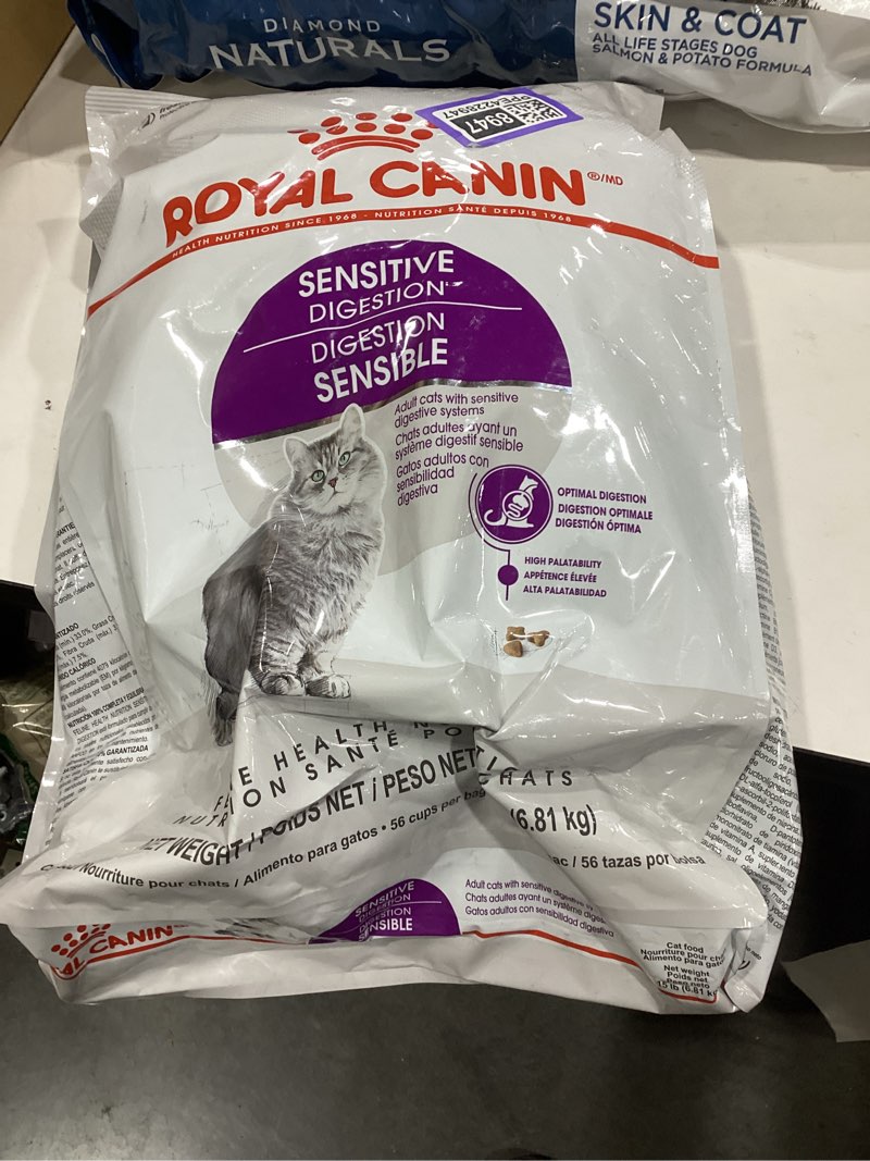 Condition photo showing New/Like New for Royal Canin Adult Cat Sensitive Digestion Dry Adult Cat Food, 15 lb bag 15 Pound (Pack of 1)