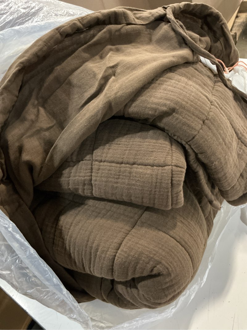 Condition photo showing As Is for organic cotton gauze box quilt set
