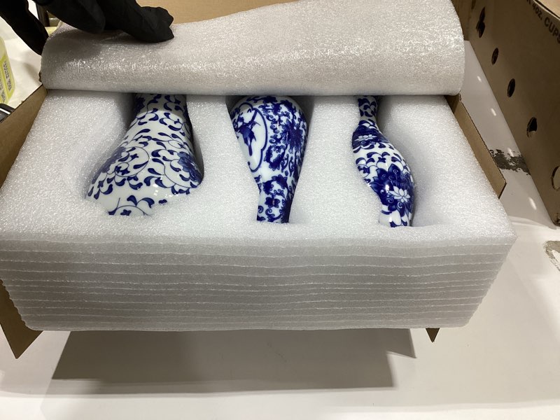 Condition photo showing Good Condition for Maxcheck 12 Pcs Christmas Porcelain Blue and White Vase Mini Chinoiserie Bud Vase Vintage Ceramic Oriental Handmade Chinese Flower Jardiniere for Home Office Shelf Table Centerpieces Decor(Classic)