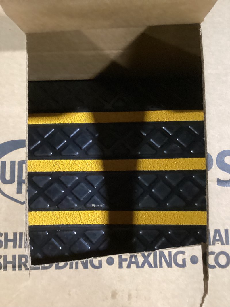 Condition photo showing New/Like New for VEVOR Car Driveway Rubber Curb Ramp, 2 Pack 48.8-inch-Long Heavy Duty Low Profile Slope Ramps, 2.6’’ Rise, 33069 lbs Load Capacity, Reflective Safety Strips, for Vehicles, RVs, and Wheelchairs 48.8-inch-Long (2 Pack)