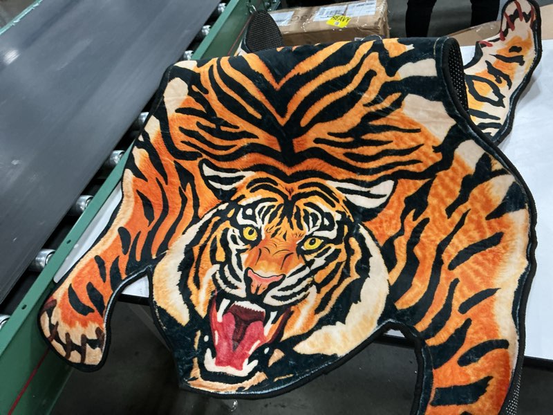 Condition photo showing Good Condition for Tiger Printed Rug/Mat for Bathroom, Faux Tiger Non-Slip Bathroom Door Mat Area Rug Absorbent Bathtub Rug for Small Home Decor Animal Printed Rug Carpet Bathroom Plush Shower Rugs (Orange)