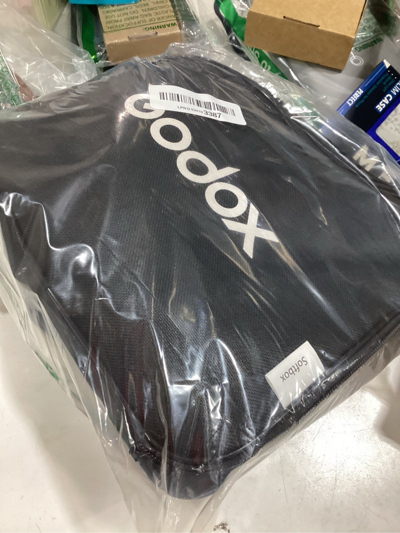Condition photo showing Good Condition for godox 32"x 32" /80x80cm foldable flash softbox kit with grid, s-type speedlite bracket bowens mount and carring case for camera flash speedlight studio portraits,product photography,video shooting