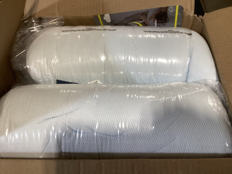 Condition photo showing New/Like New for serta hotel collection bed pillows queen/standard size set of 2, 400 thread count 100% cotton cover, medium firm, support gusseted down alternative pillow for back, stomach or side sleepers, 18" x 26"