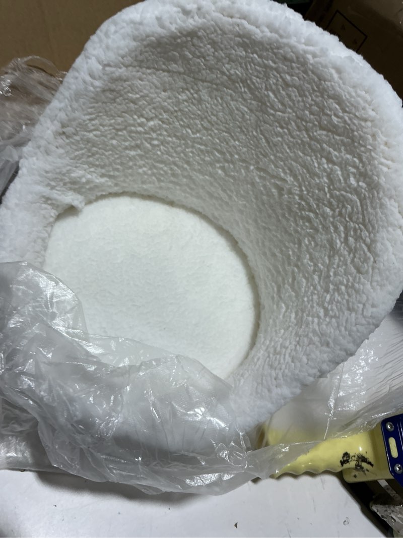 Condition photo showing Good Condition for child photography propsï¼Œ cotton newborn photo sofa seat mini posing cushion ï¼ˆ white ï¼‰