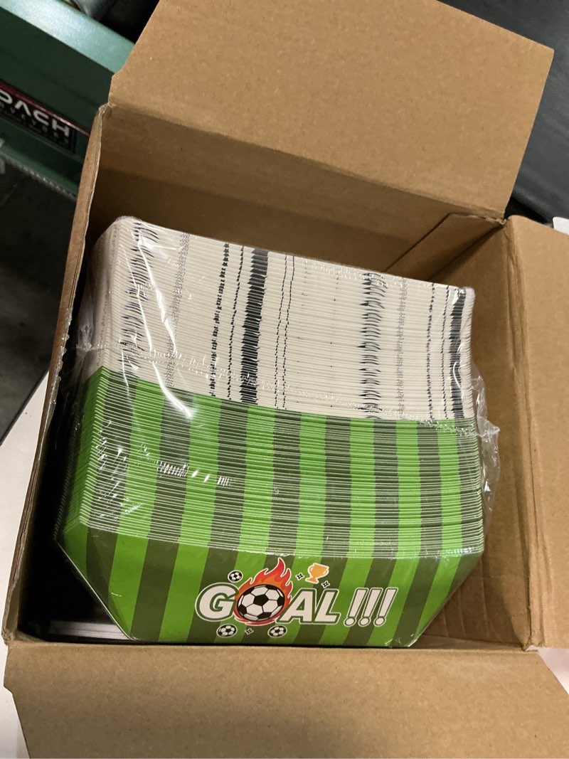 Condition photo showing New/Like New for 50 pcs pre-assemble 2026 soccer party paper food trays, north american themed soccer snack boats, disposable serving boats for game day, hot dogs, fries, nachos
