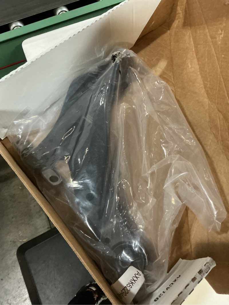 Condition photo showing Good Condition for moog rk622944 front right lower suspension control arm and ball joint assembly for toyota highlander