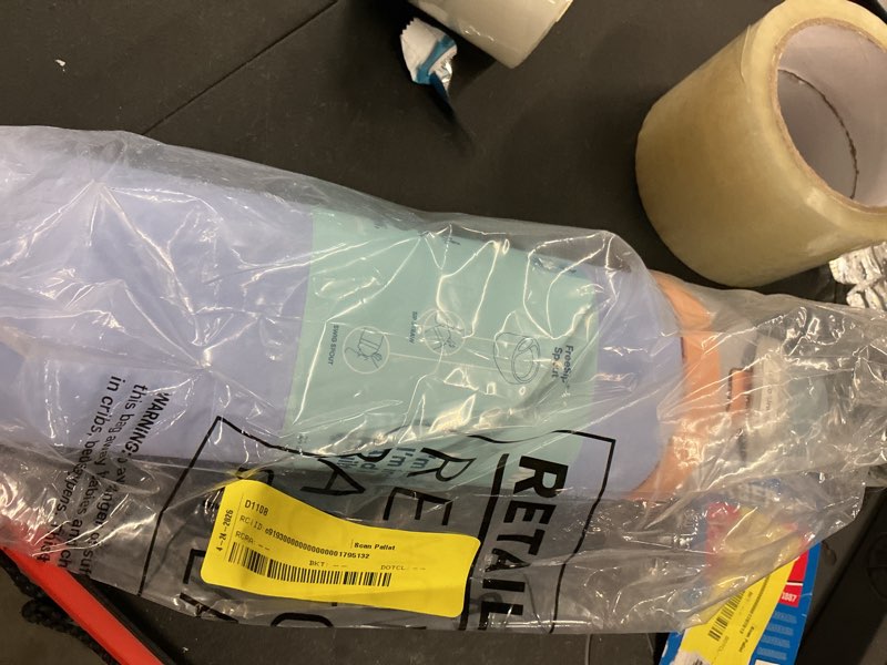 Condition photo showing New/Like New for owala freesip ss 24oz light purple